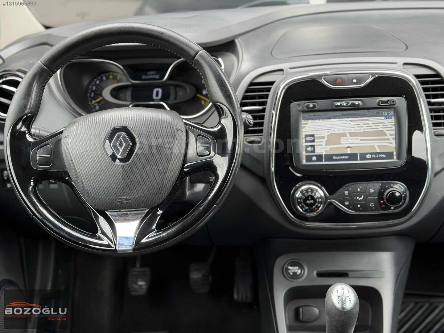 Galeriden Renault Captur 0.9 Icon 2013 Model Konya 250.000 km Siyah 5