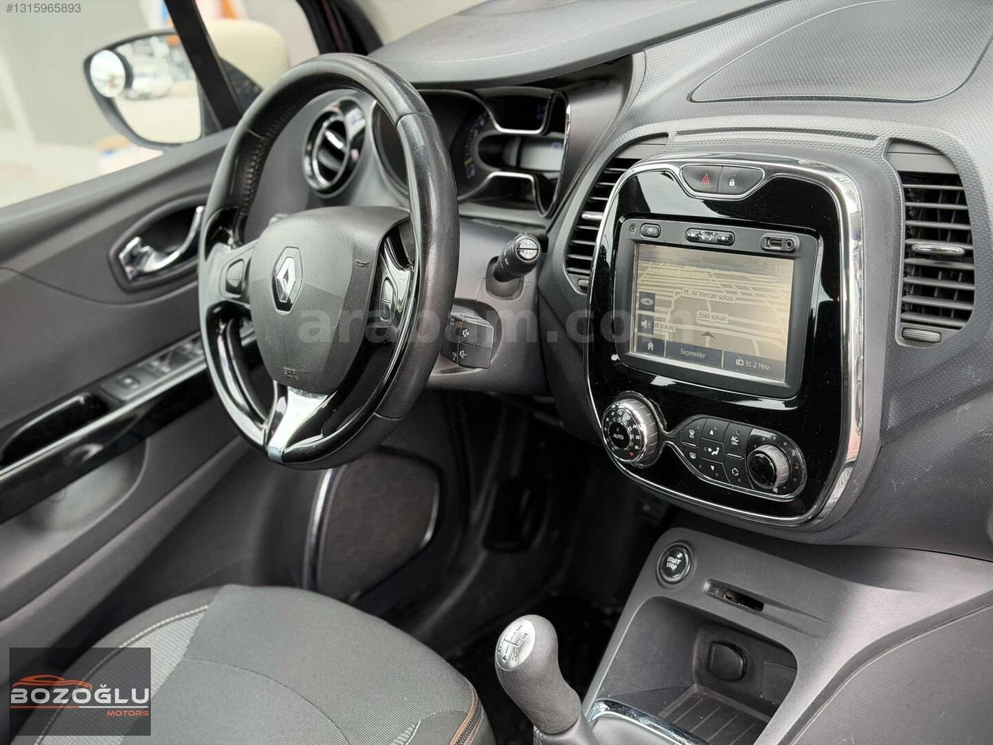 Galeriden Renault Captur 0.9 Icon 2013 Model Konya 250.000 km Siyah 6
