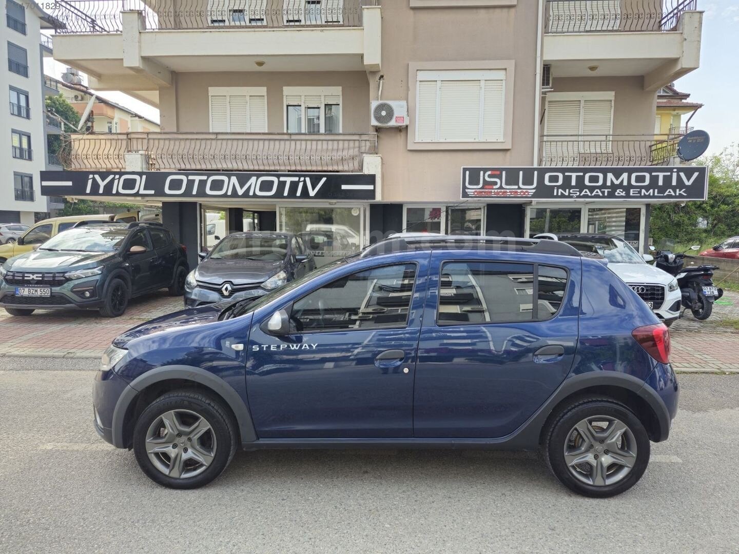 Galeriden Dacia Sandero 1.5 dCi Stepway 2017 Model Antalya 152.000 km Mavi 3