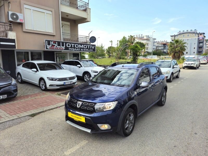 Galeriden Dacia Sandero 1.5 dCi Stepway 2017 Model Antalya 152.000 km Mavi