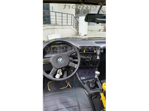 Sahibinden BMW 1.8 M40motor E30 Muayene Yeni
