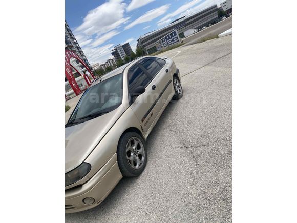 Sahibinden Renault Laguna 2.0 RXT 1999 Model 