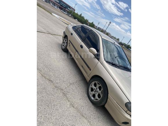 Sahibinden Renault Laguna 2.0 RXT 1999 Model 