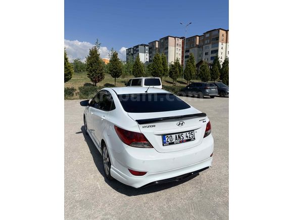 Sahibinden Hyundai Accent Blue 1.6 CRDI Mode Plus 2013 Model  206.000 km Beyaz