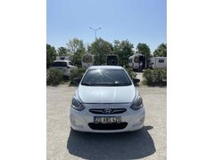 Sahibinden Hyundai Accent Blue 1.6 CRDI Mode Plus 2013 Model  206.000 km Beyaz