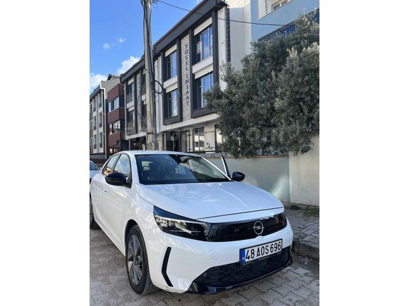 Sahibinden Opel Corsa 1.2 T Edition MAKYAJLI 2023 Model  33.000 km  Beyaz
