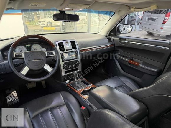 GALERİ NAZ-CHRYSLER 300C 3.0 CRD BOSTON PREMİUM MAKYAJLI