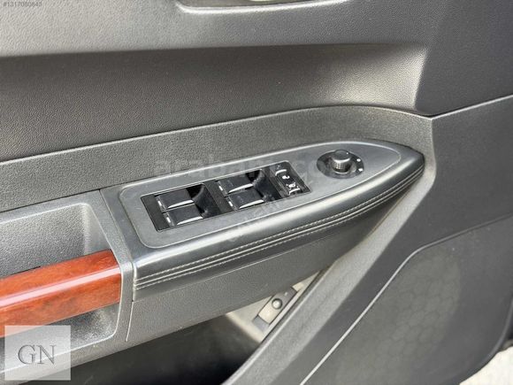 GALERİ NAZ-CHRYSLER 300C 3.0 CRD BOSTON PREMİUM MAKYAJLI