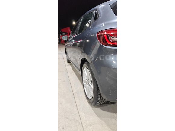 Sahibinden Renault Clio 1.0 SCe Joy 2022 Model