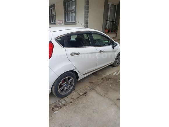 Ford Fiesta 1.4 trend model 2014 model 202000 binde