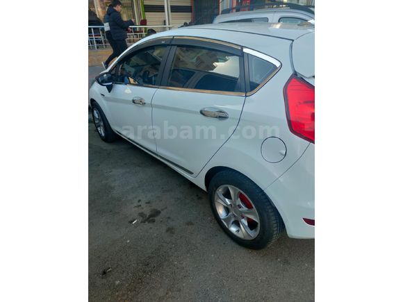 Ford Fiesta 1.4 trend model 2014 model 202000 binde