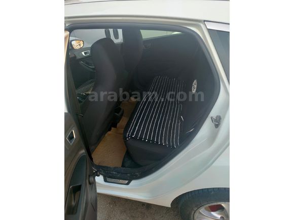 Ford Fiesta 1.4 trend model 2014 model 202000 binde