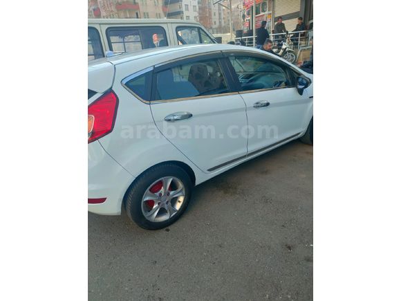 Ford Fiesta 1.4 trend model 2014 model 202000 binde