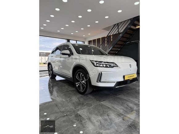 A CLASS AUTO 2023 SKYWELL ET5 LEGEND