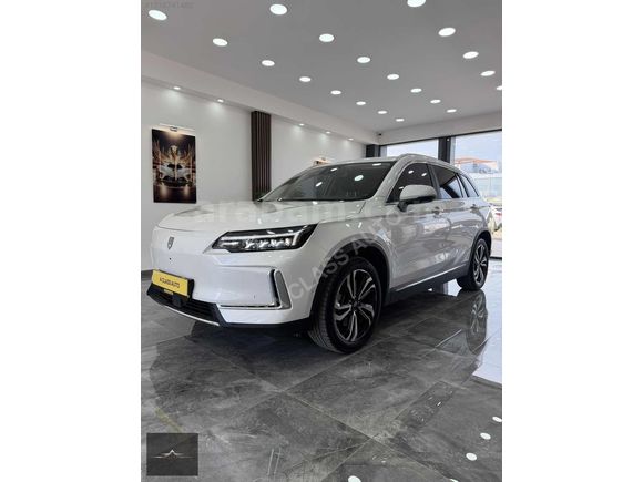 A CLASS AUTO 2023 SKYWELL ET5 LEGEND