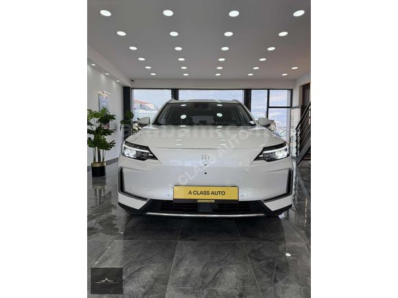 A CLASS AUTO 2023 SKYWELL ET5 LEGEND