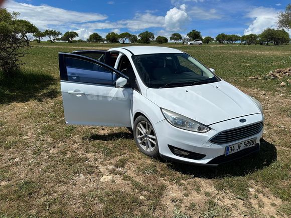 Sahibinden Ford Focus 1.6 TDCi Trend X 2015 Model  175.000 km Beyaz
