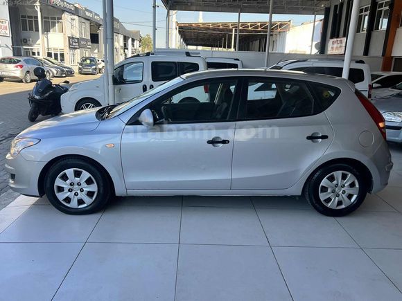 BUSE OTOMOTİV İ30 1.6 DİZEL 108000KM DE