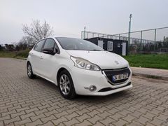Peugeot 208 1.4 HDi Dizel - Yakıt Cimrisi, Sorunsuz, Sahibinden