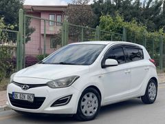 SERİ OTOMOTİV’DEN Hyundai i20 1.4 CRDi Jump 2012 Model Antalya