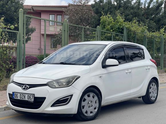 SERİ OTOMOTİV’DEN Hyundai i20 1.4 CRDi Jump 2012 Model Antalya