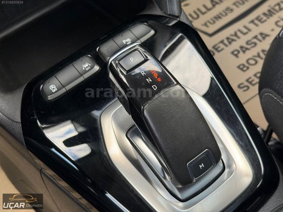 UÇAR'DAN..2021 OPEL CORSA ELEGANCE 1.2 T OTOMATİK CAM TAVANLI ..