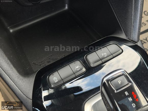 UÇAR'DAN..2021 OPEL CORSA ELEGANCE 1.2 T OTOMATİK CAM TAVANLI ..
