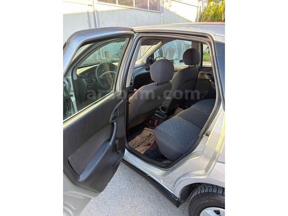Sahibinden Ford Focus 1.6 Ambiente 2001 Model 