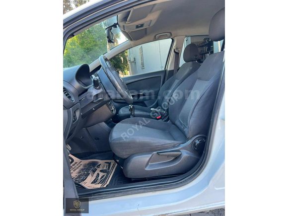 Bakımlı Opel Corsa Royal Group'tan