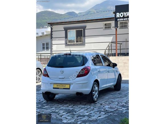 Bakımlı Opel Corsa Royal Group'tan