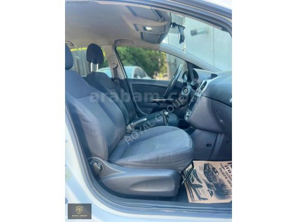 Bakımlı Opel Corsa Royal Group'tan