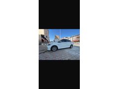 Sahibinden Hyundai Accent Blue 1.6 CRDI Mode 2015 Model  234.000 km Beyaz