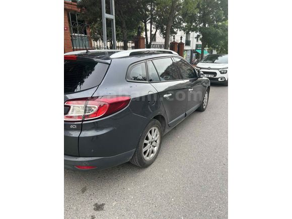 Sahibinden Renault Megane 1.5 dCi Sport Tourer Privilege 2011 Model 