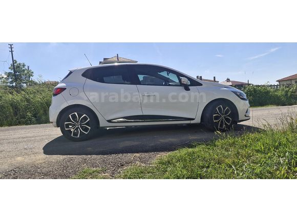 Doktordan  Renault Clio 1.5 dCi Touch 2018 Model  114.000 km Beyaz