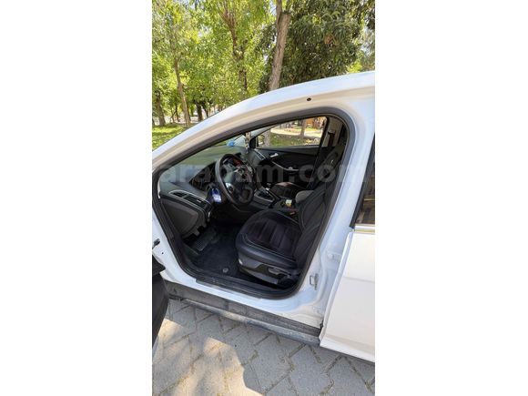 Sahibinden Ford Focus 1.6 TDCi Titanium 2013 Model 