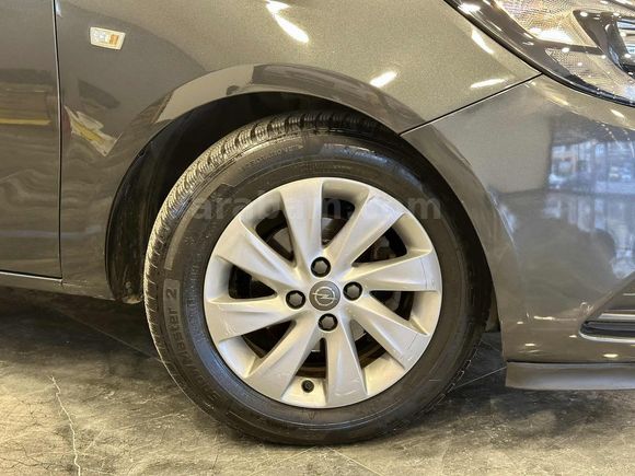 DÜŞÜK KM ORJİNAL OPEL CORSA AT6 6 İLERİ