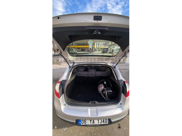 Sahibinden Renault Megane 1.6 Expression 2011 Model