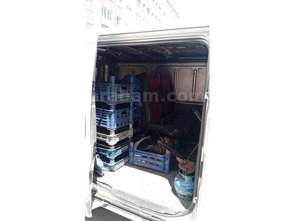 Fiyat düştü ACİL  Sahibinden Renault Trafic 1.9 DCI Comfort 2005 Model
