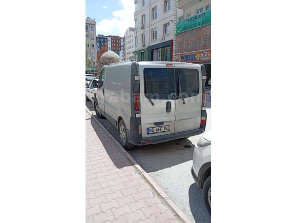 Fiyat düştü ACİL  Sahibinden Renault Trafic 1.9 DCI Comfort 2005 Model
