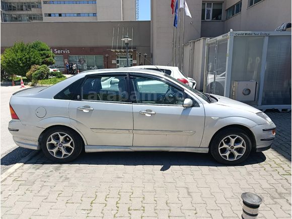 Sahibinden Ford Focus 2.0 Ghia 2002 Model  286.000 km Gri