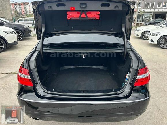 2011 MODEL HATASIZ BOYASIZ E200 CGI AVANTGARDE CAM TAVAN