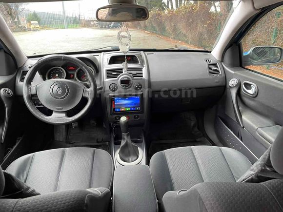 Sahibinden Renault Megane 1.6 Dynamique 2004 Model (TAKASA AÇIK)