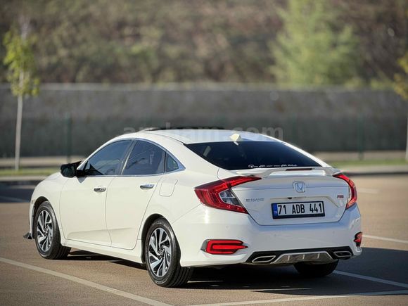 Sahibinden Honda Civic 1.6i VTEC Eco Executive 2017 Model 