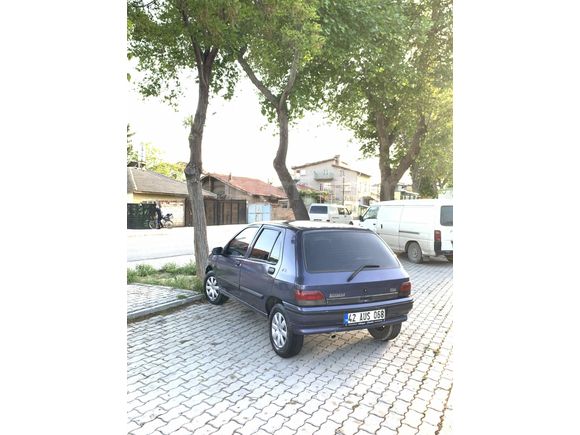YENİ VİZELİ 
Renault Clio 1.4 