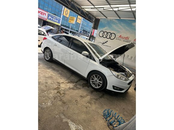 Sahibinden Ford Focus 1.6 Ti-VCT Trend X 2015 Model  220.000 km Beyaz