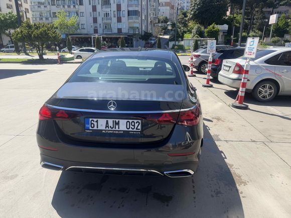 DÜZENLİ BAKIMLARI YAPILMIŞ SAHİBİNDEN HATASIZ AİLE ARACI(PAZARLIKSIZ SON FİYATTIR)