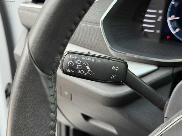 Auto Velux 2023 Boyasız Skoda Octavia 1.5 e-Tec Dsg Premium