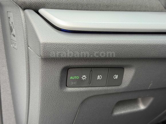 Auto Velux 2023 Boyasız Skoda Octavia 1.5 e-Tec Dsg Premium