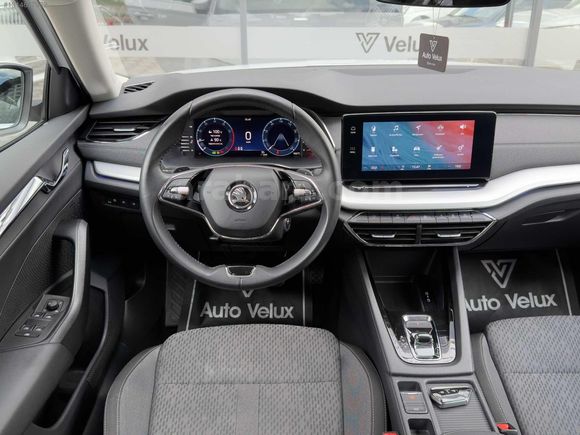 Auto Velux 2023 Boyasız Skoda Octavia 1.5 e-Tec Dsg Premium