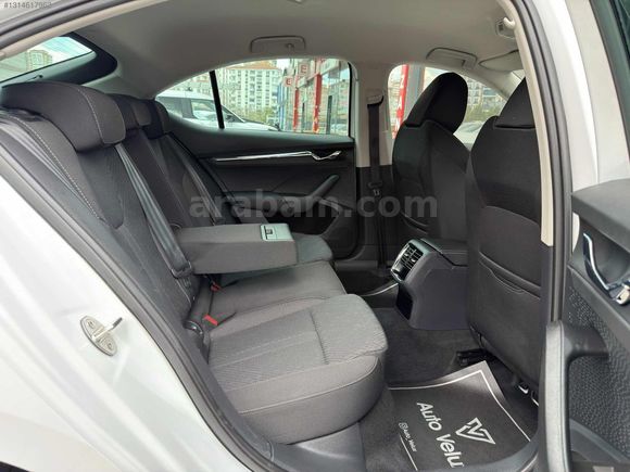 Auto Velux 2023 Boyasız Skoda Octavia 1.5 e-Tec Dsg Premium